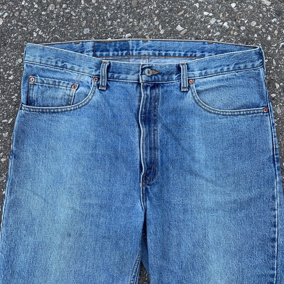 Vintage Made in Canada Levi’s 512 Jeans - Picture 8 of 11